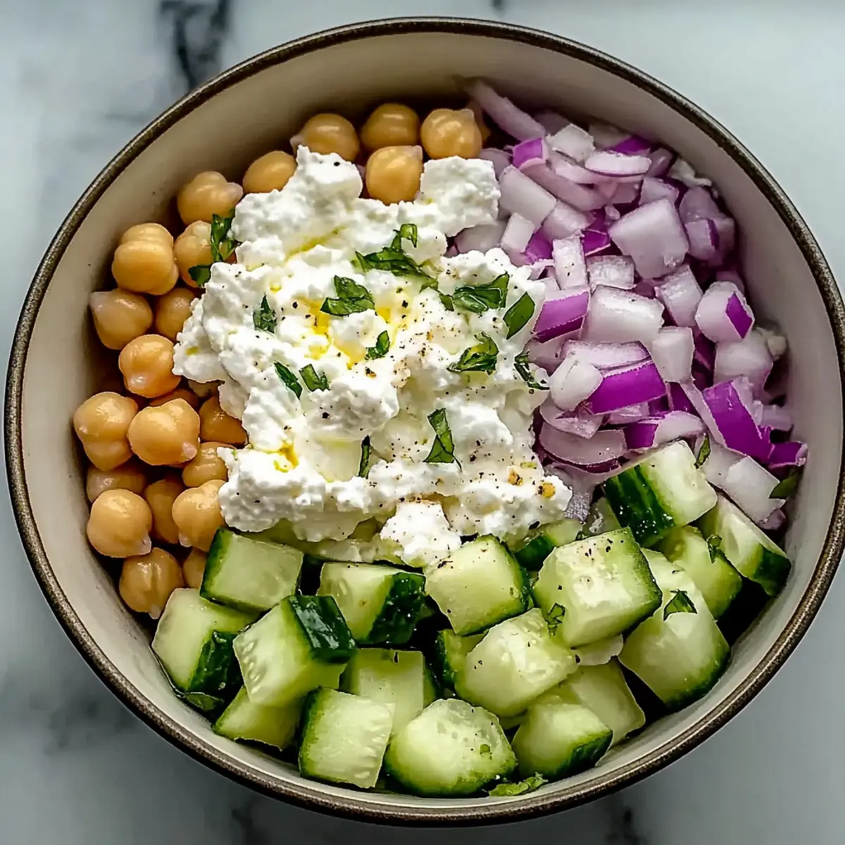 Cottage Cheese and Chickpea Salad: Quick, Creamy, and Nutritious