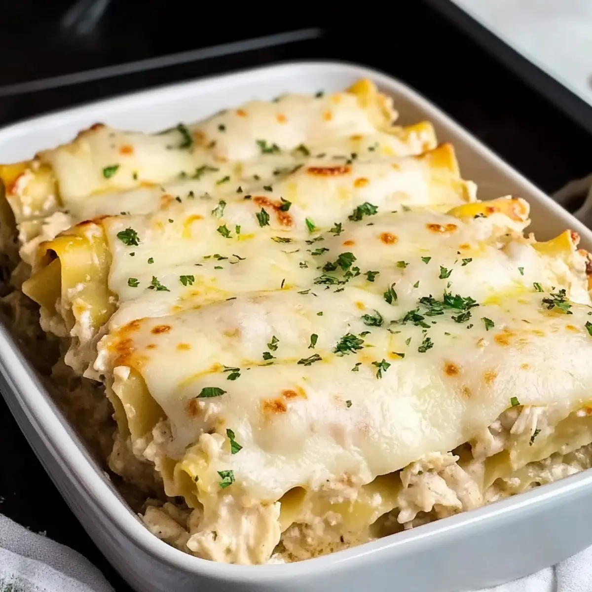 Creamy Chicken Alfredo Lasagna Roll Ups for Comfort Food Lovers
